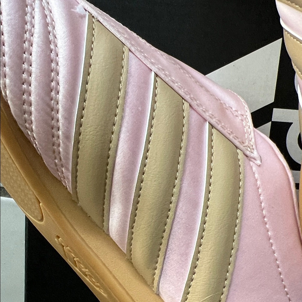 Adidas Taekwondo Baby with cream accents, Women’s 8.5.

#adidas #taekwondo #pink - Picture 8 of 11